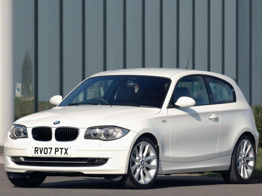  BMW 120d 3-Door 2008 года  (UK) (фото 4 из 9)